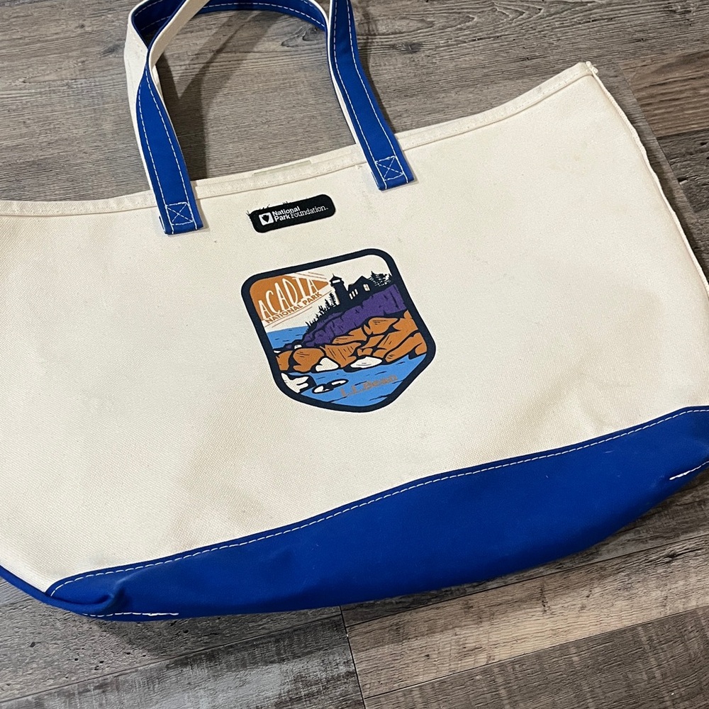 L.L Bean Limited Edition Boat and Tote For the National Parks Collection: Acadia - Picture 3 of 11